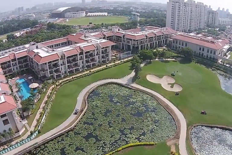 Sector 4 has a narrow service lane of 20-40 meters. Sector 4 is not only connected to the Taj Highway, but also to the upcoming 14-lane National Highway-24, FNG, and Delhi-Noida-Parthala via direct flyovers.