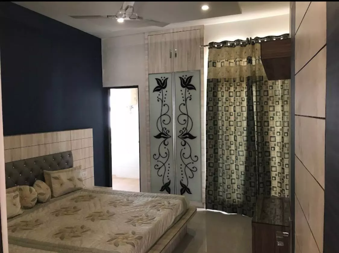 2 BHK Resale flats for rent in noida extension